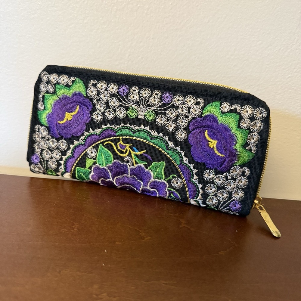Mexicana Floral Colorful Embroidered Zip Pull Wallet Zip 8" x 4"